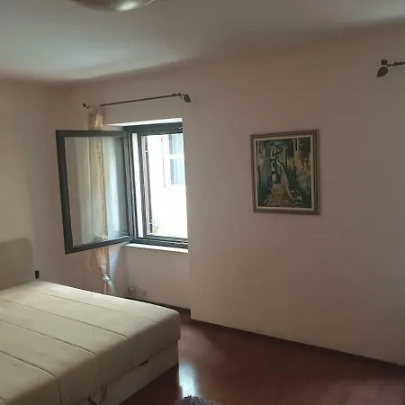 Apartment Venetian Building In