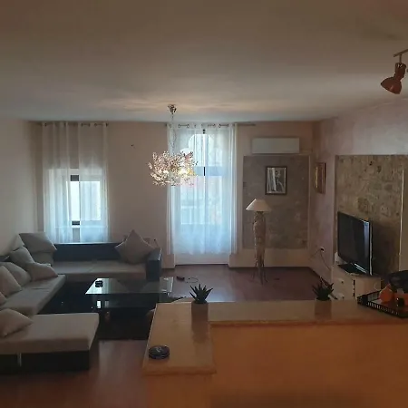 아파트 Venetian Building In *