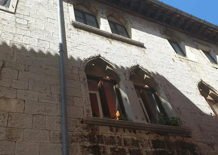 아파트 Venetian Building In *