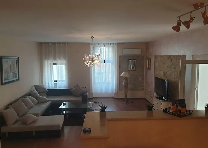 شقة Venetian Building In *